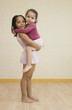 Jeunes filles dansant