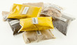 sachets d'épices : safran, citronnelle, curry, poivre ...