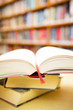 ����: Books against book shelf � falcn #31380113
