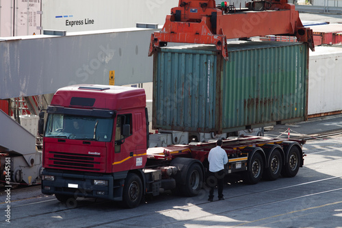 Foto: container trucks container trucks