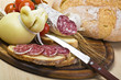 Tagliere con Salame e Formaggi Tagliere con Salame e Formaggi