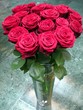 Bouquet de roses rouges dans un vase Bouquet de roses rouges dans un vase