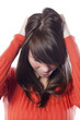 jeune femme et cheveux brillants