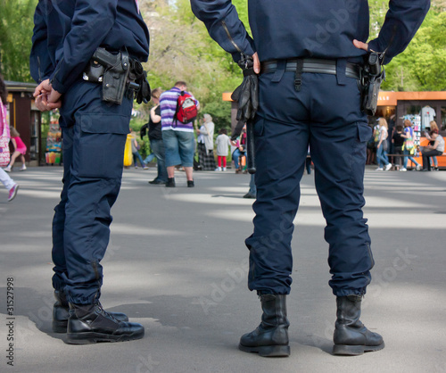 Photo: Gendarmes en station Gendarmes en station