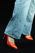 Foto: beine in orange pumps high heels beine in orange pumps high heels
