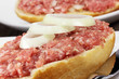 Brötchen mit Zwiebelmett