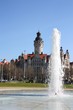 neues rathaus in leipzig mit springbrunnen