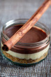 cheesecake chocolat et bâton de cannelle