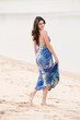 Frau im Sommerkleid