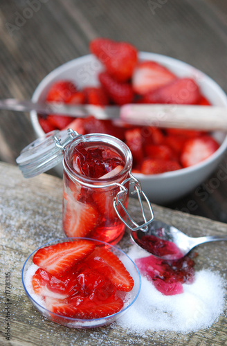 Photo: marmelade - erdbeeren marmelade - erdbeeren