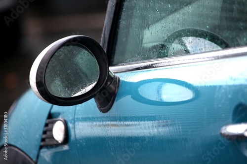 Foto: rétroviseur d'automobile bleue rétroviseur d'automobile bleue