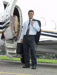 Un ejecutivo y su avión privado.