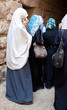 Muslima beim Telefonieren