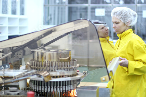 Photo: Pharmaceutical Worker Pharmaceutical Worker