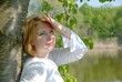 Foto: young woman enjoying nature young woman enjoying nature