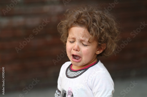 Photo: bambina che piange bambina che piange