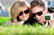 Foto: Emotional teenage couple photographing outdoor Emotional teenage couple photographing outdoor