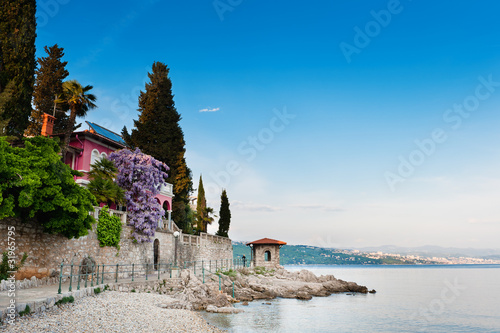 Foto: Adriatic Sea scenic view. Opatija, Croatia Adriatic Sea scenic view. Opatija, Croatia