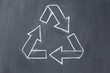 Foto: Vector recycle symbol on a blackboard Vector recycle symbol on a blackboard