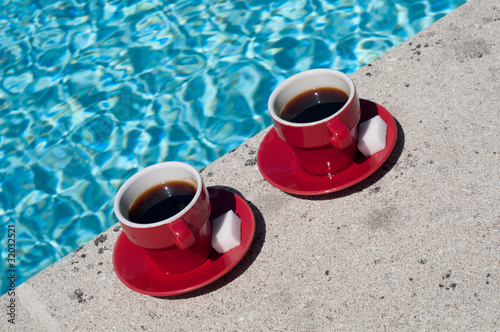 Photo: café en bord de piscine 3 café en bord de piscine 3