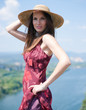 jolie femme au chapeau