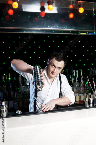 Photo: Bartender Bartender