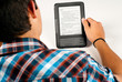Images : Student using an e-book