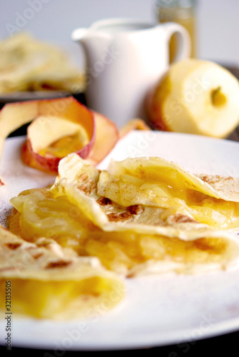 Photo: pfannkuchen und apfelmus pfannkuchen und apfelmus