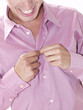 Foto: Probando una camisa. Probando una camisa.