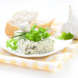 Kräuterbutter auf Teller