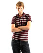 Jeune homme blond sérieux