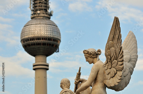 Photo: Statue auf der Schlossbrücke (Berlin) Statue auf der Schlossbrücke (Berlin)