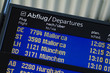 Anzeigetafel im Flughafen