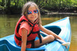 Photo: fillette sur le canoë fillette sur le canoë