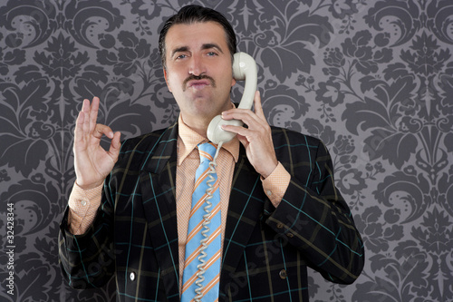 Foto: happy ok gesture telephone man retro hand sign happy ok gesture telephone man retro hand sign