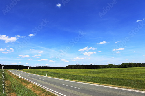 Photo: Landstrasse in Deutschland Landstrasse in Deutschland