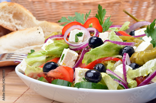 Foto: Deftiger gemischer mediterraner Salat Deftiger gemischer mediterraner Salat