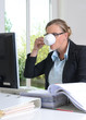 Frau im Büro
