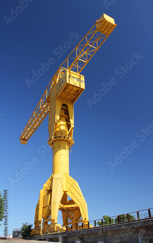 Photo: Grue titan sur l'île de Nantes Grue titan sur l'île de Nantes