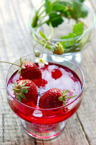 Photo: Götterspeise - Erdbeeren Götterspeise - Erdbeeren