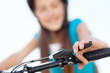 Foto: Cheerful little girl wearing helmet smiling Cheerful little girl wearing helmet smiling