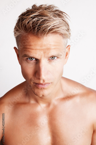 Foto: Handsome young man Handsome young man