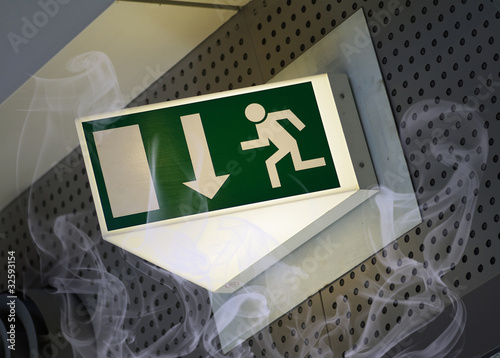 Photo: Notausgangsschild im Brand Notausgangsschild im Brand