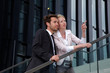 Frau und Mann suchen