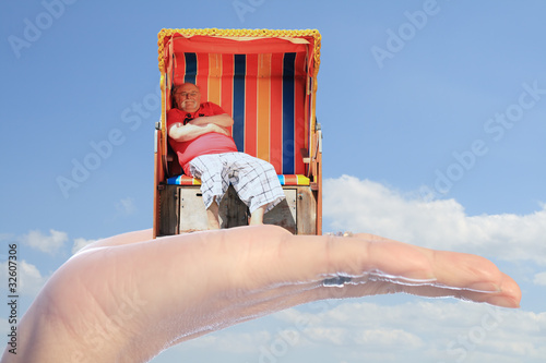 Foto: Der Mann im Strandkorb Der Mann im Strandkorb