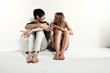 due ragazzi discutono