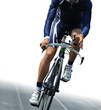 Foto: Ciclista isolato su sfondo bianco Ciclista isolato su sfondo bianco