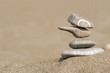 Steinstapel im Sand