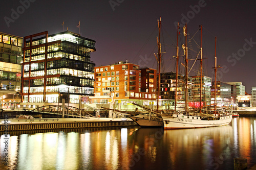 Foto: Hamburg Hafencity Nachtaufnahme Hamburg Hafencity Nachtaufnahme