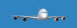flugzeug vor blau